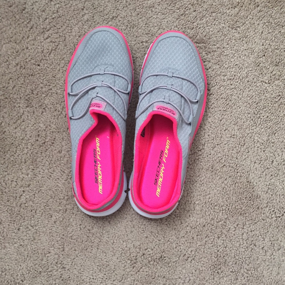 Skechers Memory Foam Slip-ons! NWOB SZ 8